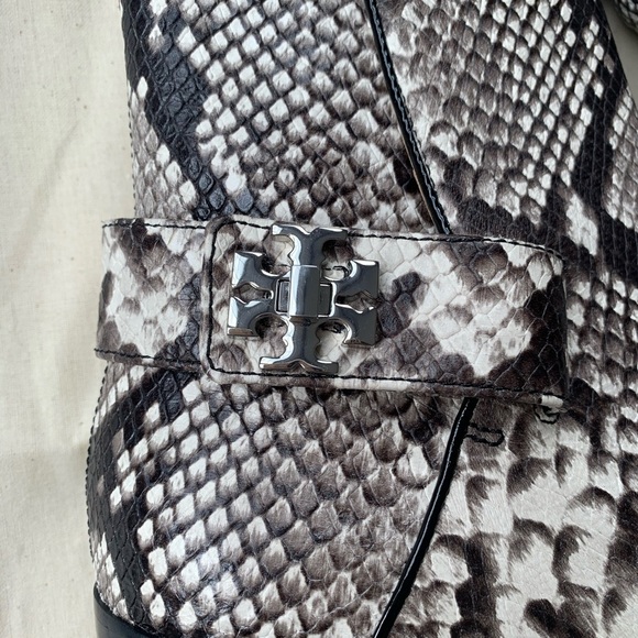 NEW TORY BURCH KIRA 70MM Bootie Stamped Snake Printed Leather Ankle size 6.5 - Picture 7 of 14